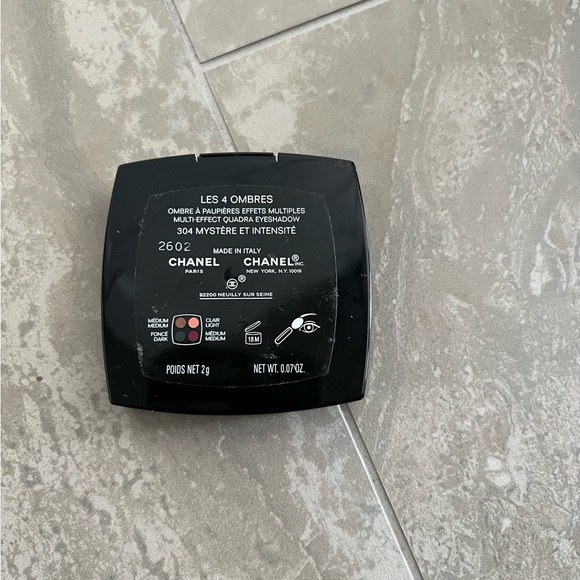 Beautiful Chanel Quad! New! - Picture 3 of 3